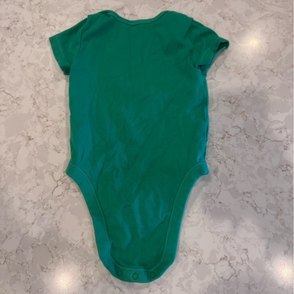 Old navy 6-12M Green 'Lucky Charm' Baby Onesie - Picture 5 of 5